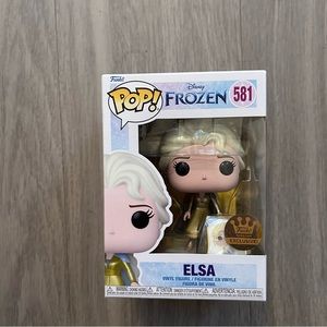 Elsa funko and pin set